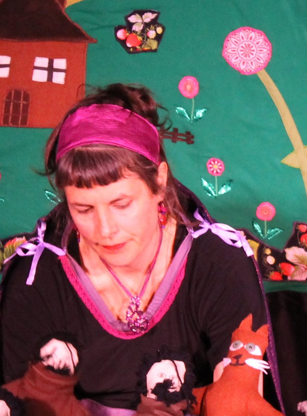 THE PUPPET BOX Ferme de Quincé